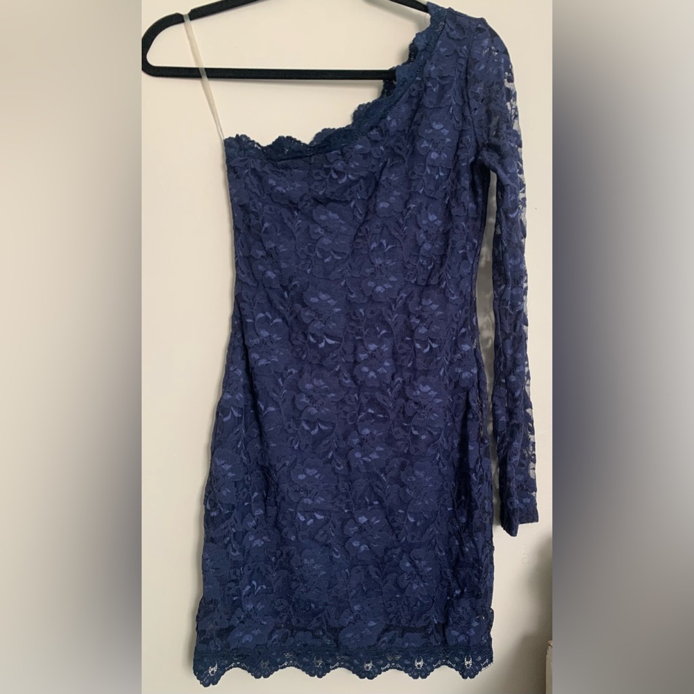 One shoulder lace dress